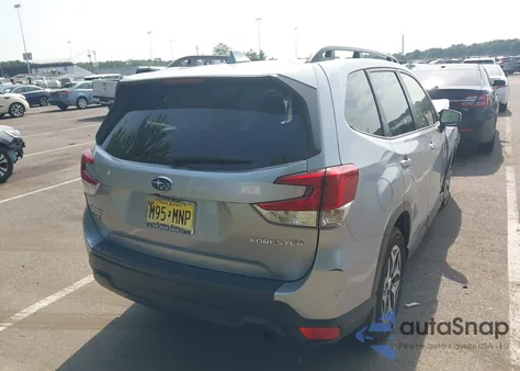 2023 Subaru Forester Premium z USA, uszkodzony, nr VIN JF2SKAEC9PH457527